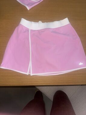 ALO Yoga airbrush streamlined skirt candy heart pink